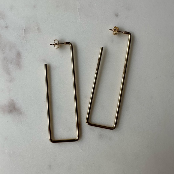 Square Hoop Earrings 18k Gold Plated NWOT lightweight - Picture 8 of 9